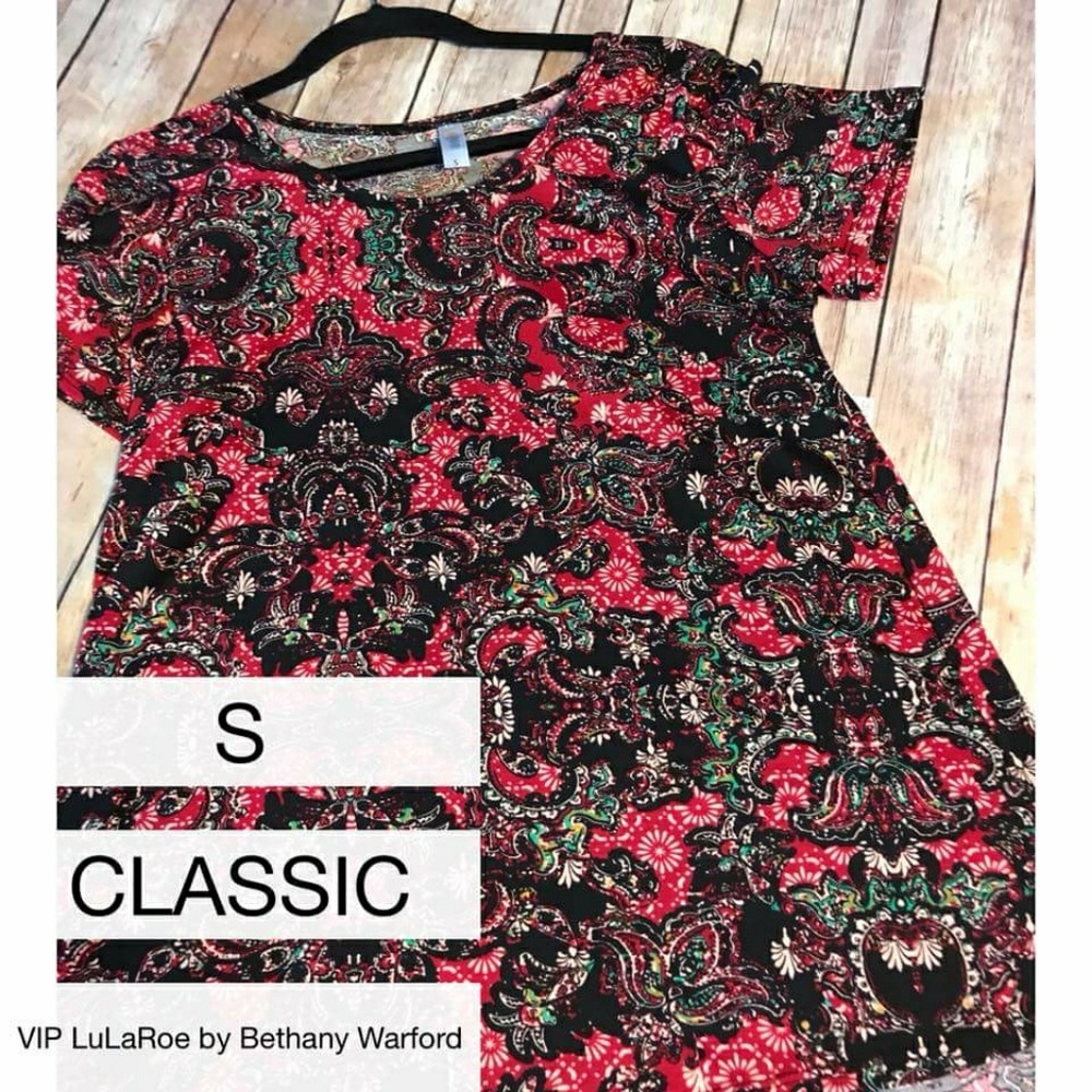 Small LuLaRoe classic T new
